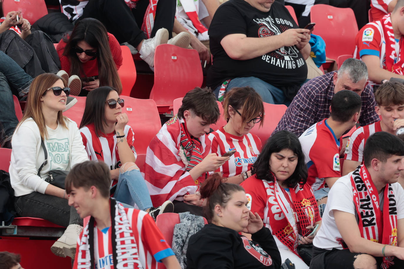 ¿Estuviste animando al Sporting ante el Mirandés? ¡Búscate en las fotos en Anduva!