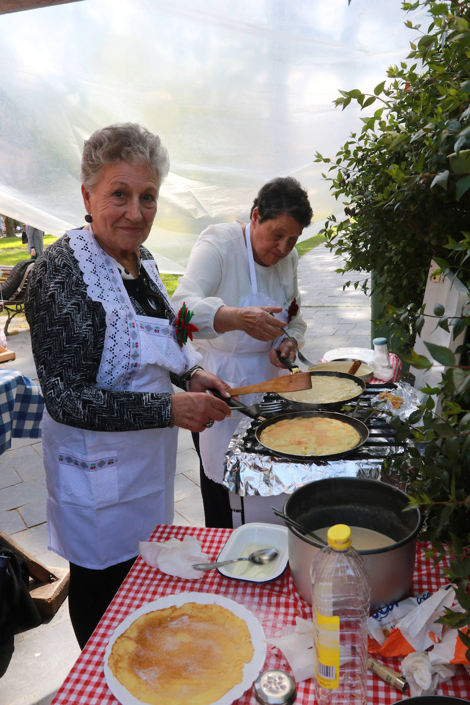 El buen tiempo anima la Primera Flor de Grado