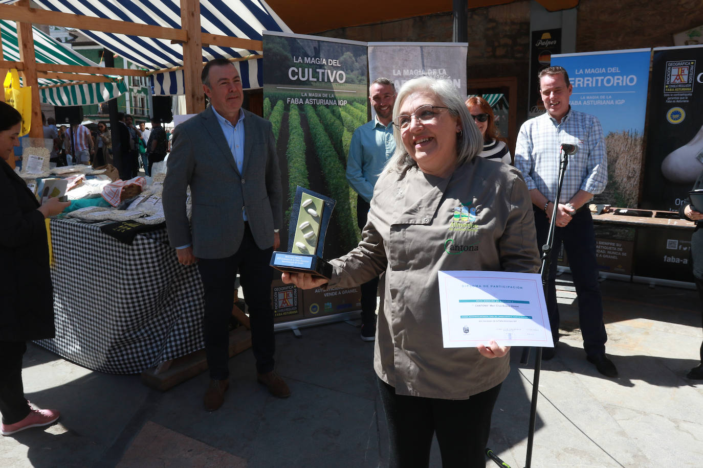 El buen tiempo anima la Primera Flor de Grado