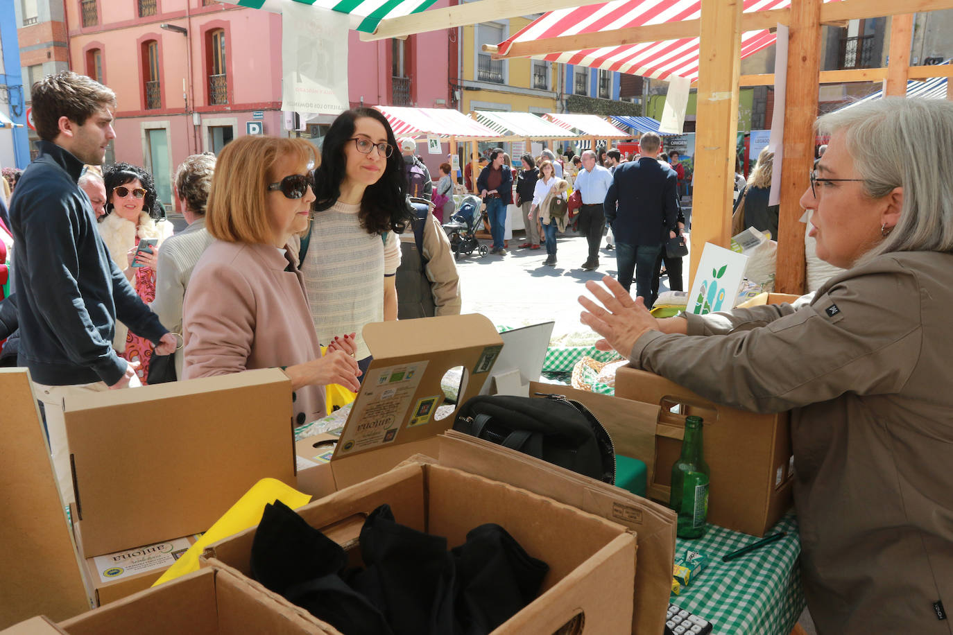 El buen tiempo anima la Primera Flor de Grado