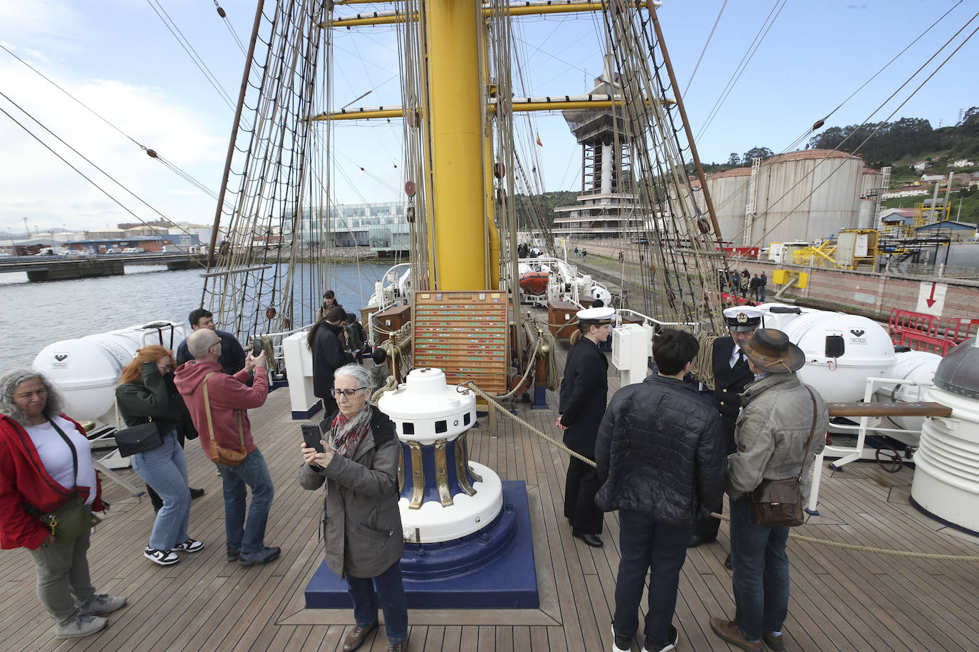 Gijón se despide del buque &#039;Gorch Fock&#039;