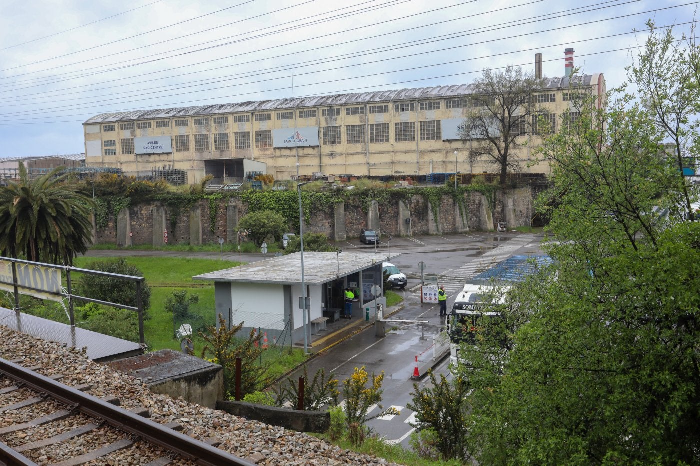 La actividad en Saint-Gobain se mantuvo ayer con normalidad a pesar de la noticia del cierre de Sekurit.