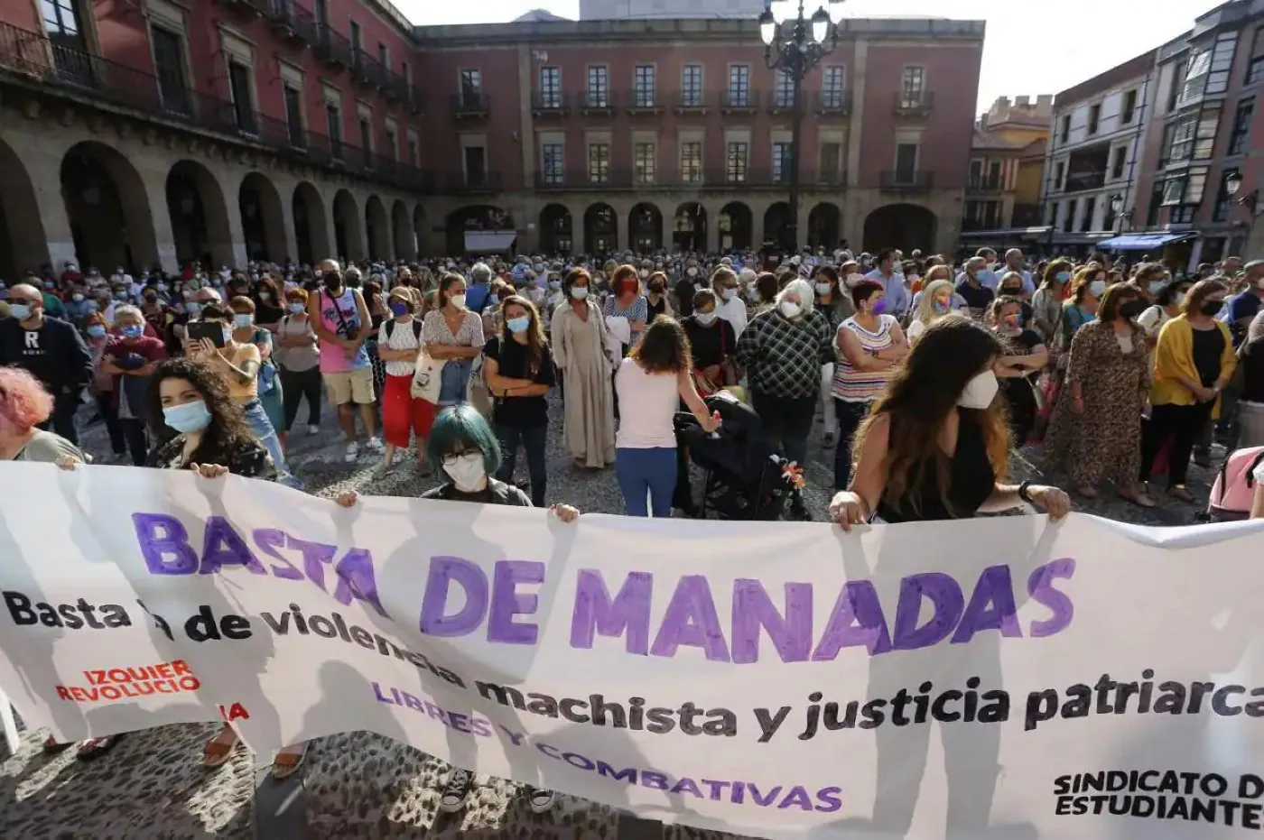 Cuatro portugueses afrontan hasta diez años de cárcel por violar a dos  chicas en Gijón | El Comercio: Diario de Asturias