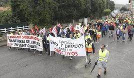 Un momento de la manifestación que, en 2022, llevó a los trabajadores de Saint-Gobain ante el Ayuntamiento de Castrillón.