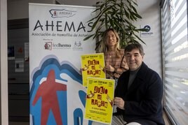 Lucía Rodríguez y José Manuel Quiñones, trabajadora y presidente de la Asociación de Hemofilia de Asturias.