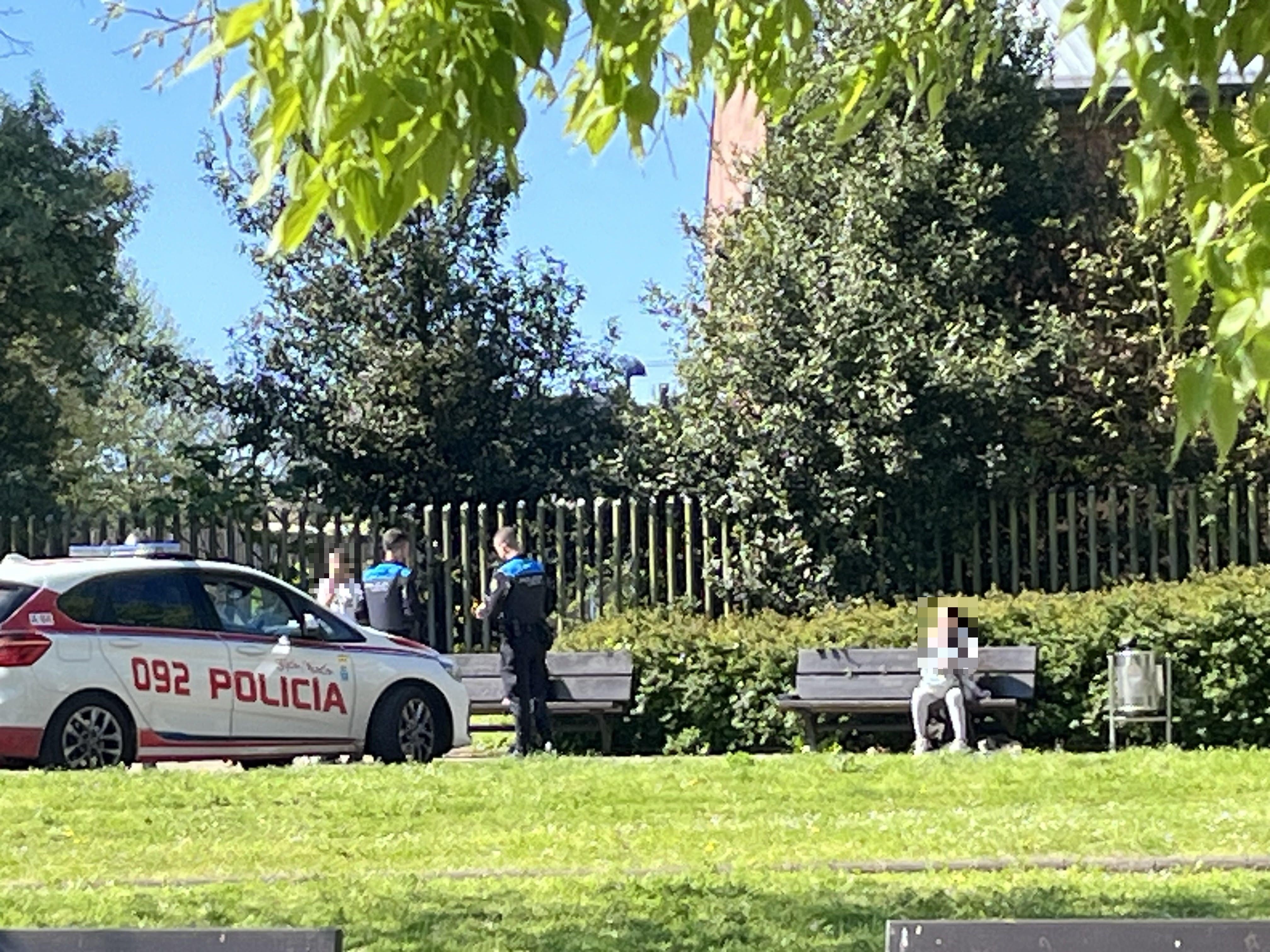 La Policía Local de Gijón se personó al lugar del incidente en el barrio del Polígono.