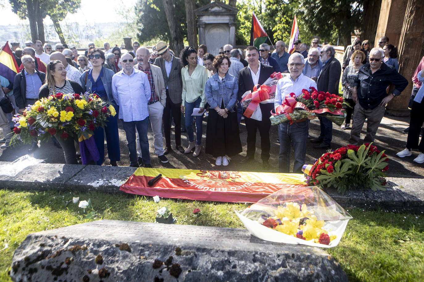 Conmemoración en Oviedo del 93 aniversario de la II República