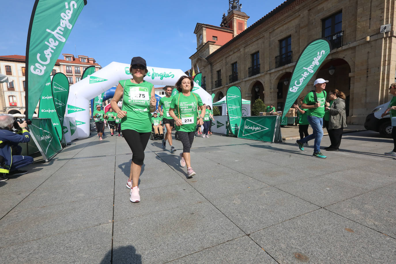 700 avilesinos corren contra el cáncer