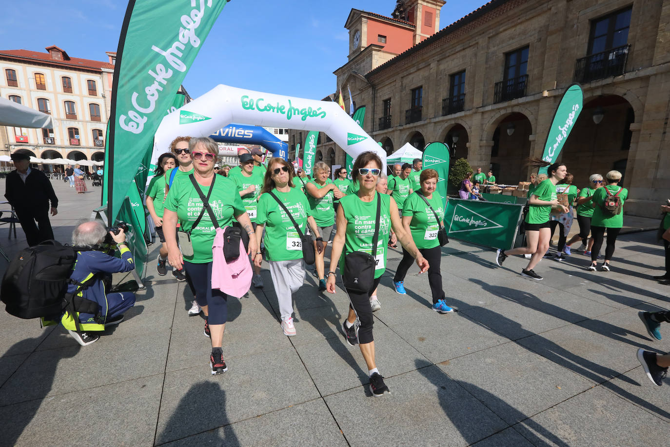 700 avilesinos corren contra el cáncer