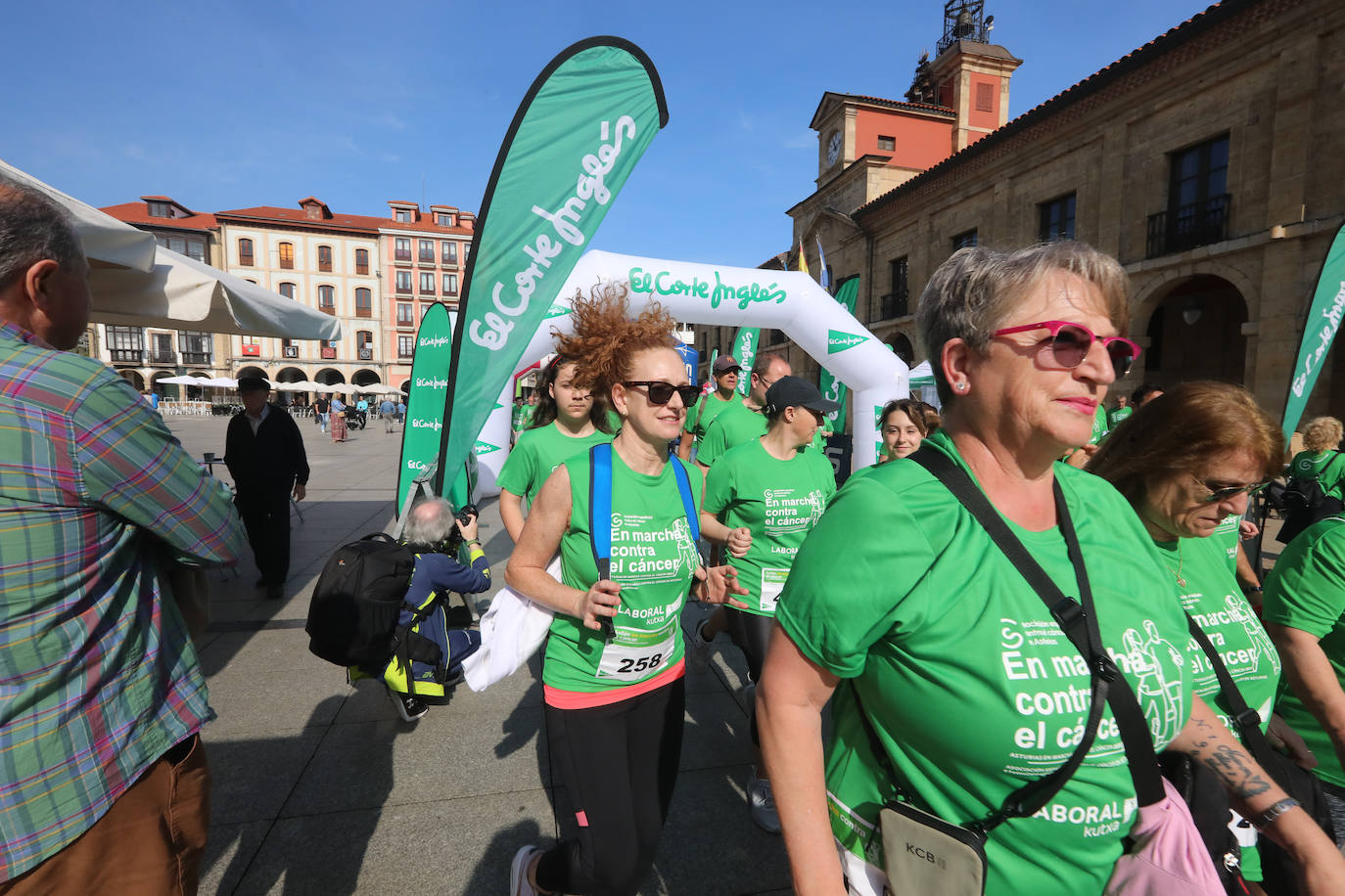 700 avilesinos corren contra el cáncer