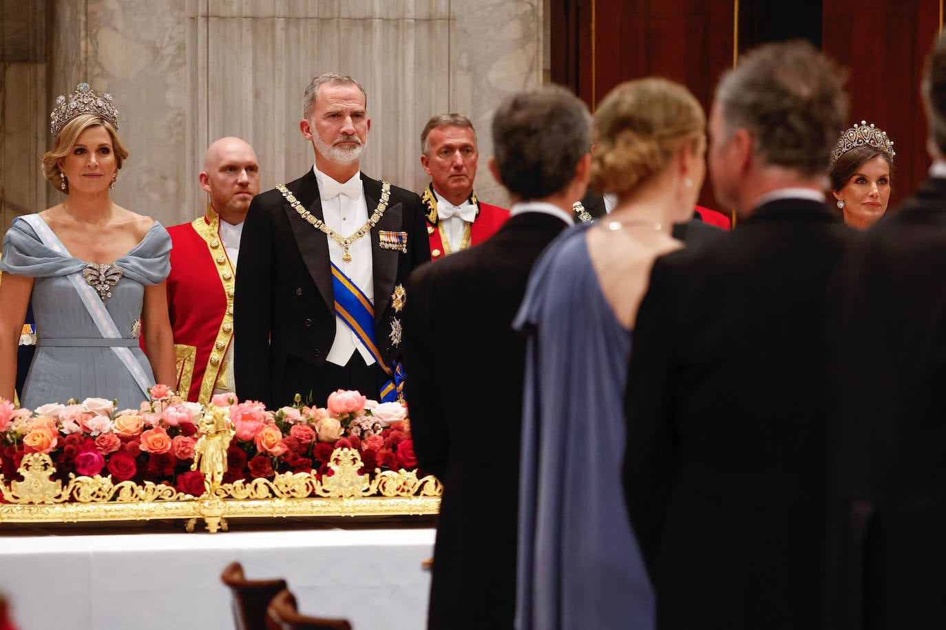 Todos los estilismos de la Reina Letizia en su visita a Países Bajos