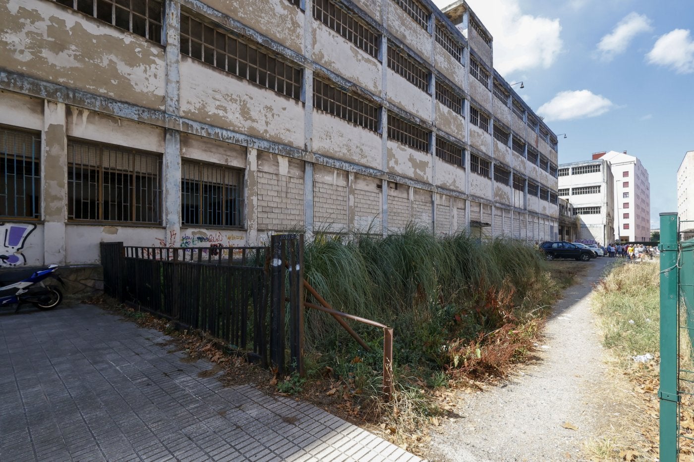 Estado de abandono en el entorno de la nave de Flex.