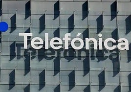 Seis de las mayores compañías del país interrumpen sus spots para felicitar a Telefónica por su centenario