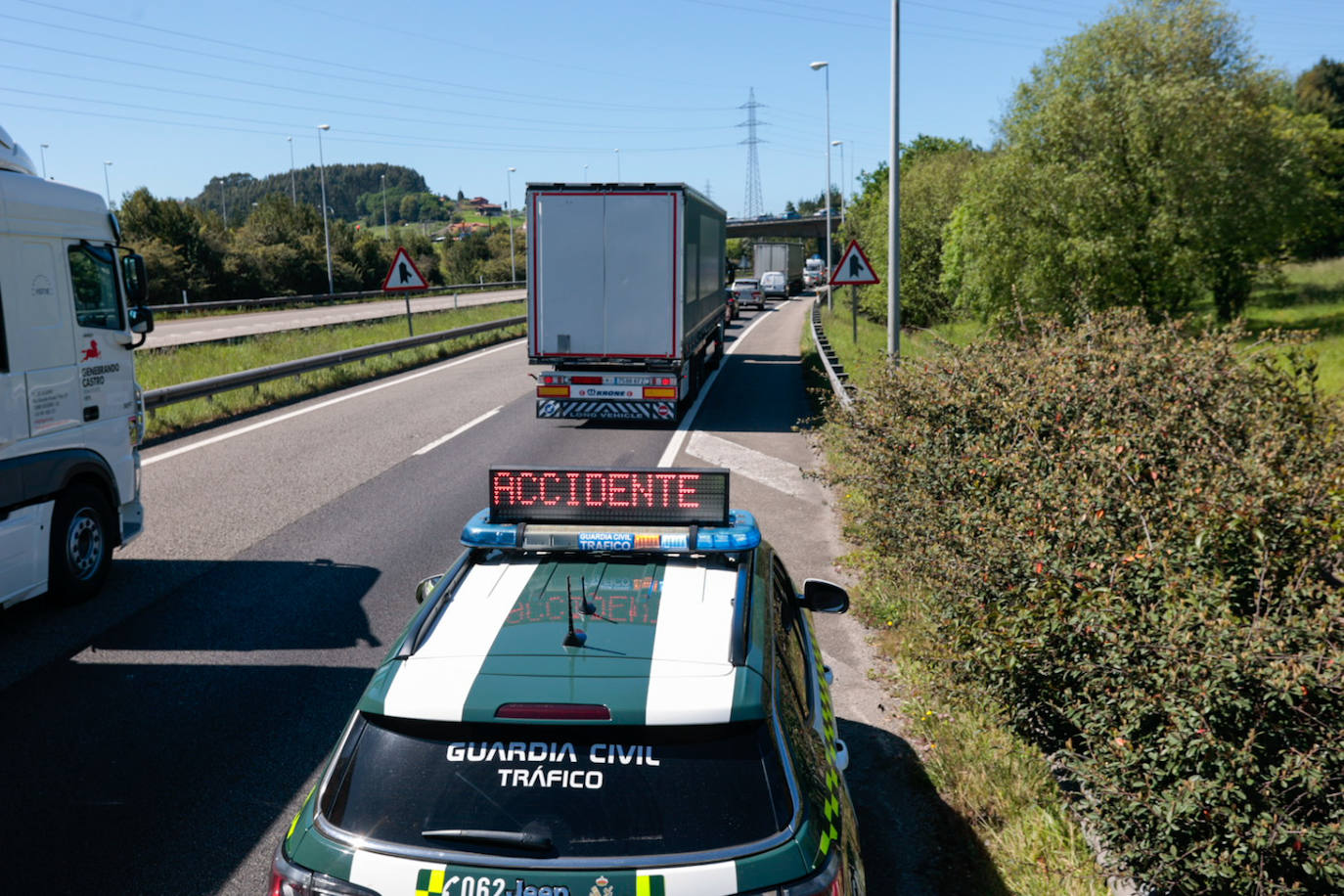 Gran atasco en Gijón por un accidente en la ronda sur