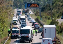 Gran atasco en Gijón por un accidente en la ronda sur