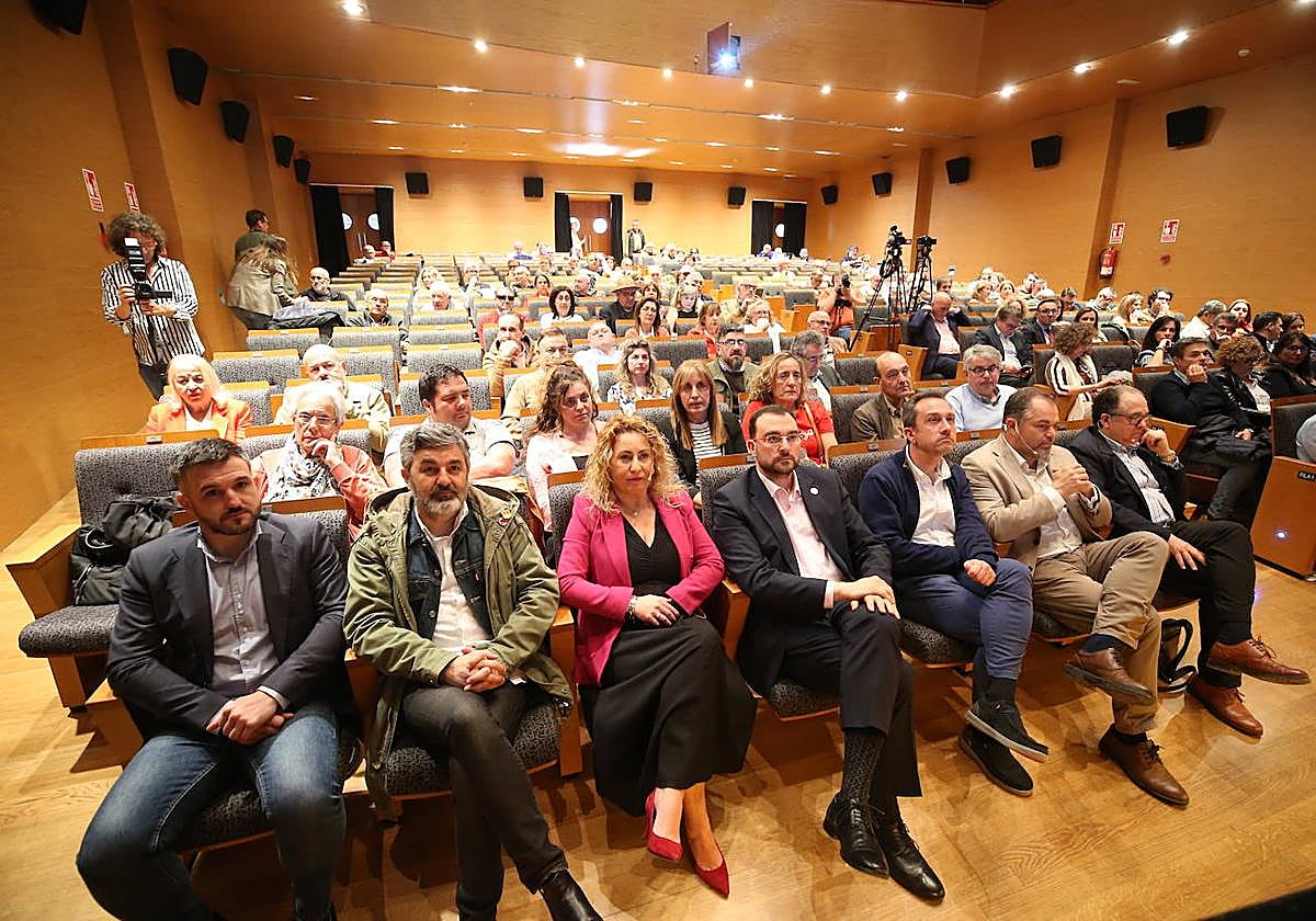 Barbón: «Si a los ciudadanos de Gijón no les vale el proyecto en superficie, a mí tampoco»