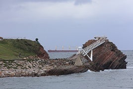 Costas pretende demoler el mirador de La Peñona porque sus informes indican que no es seguro.