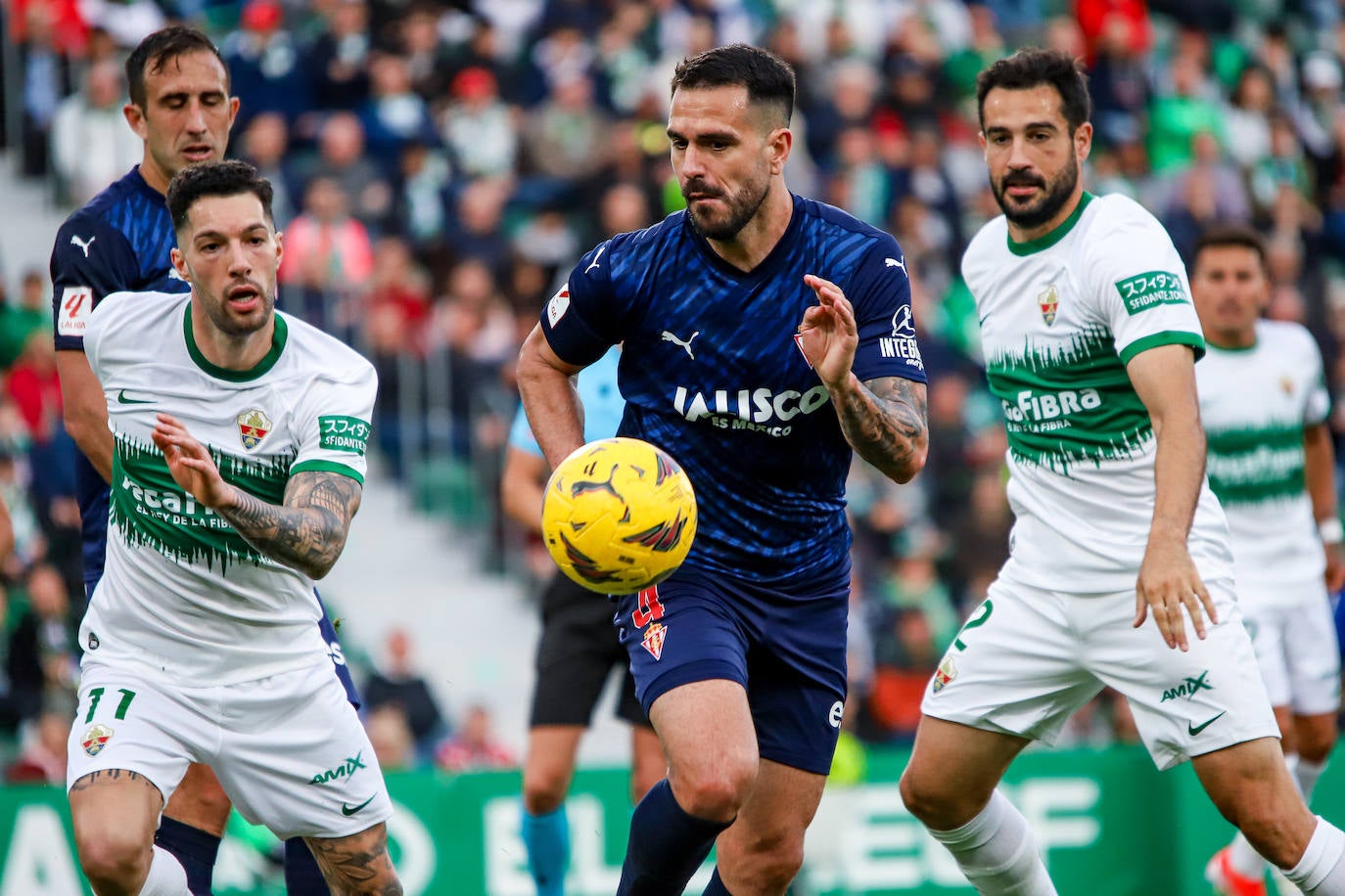 Las imágenes que deja el partido entre el Elche y el Sporting de Gijón