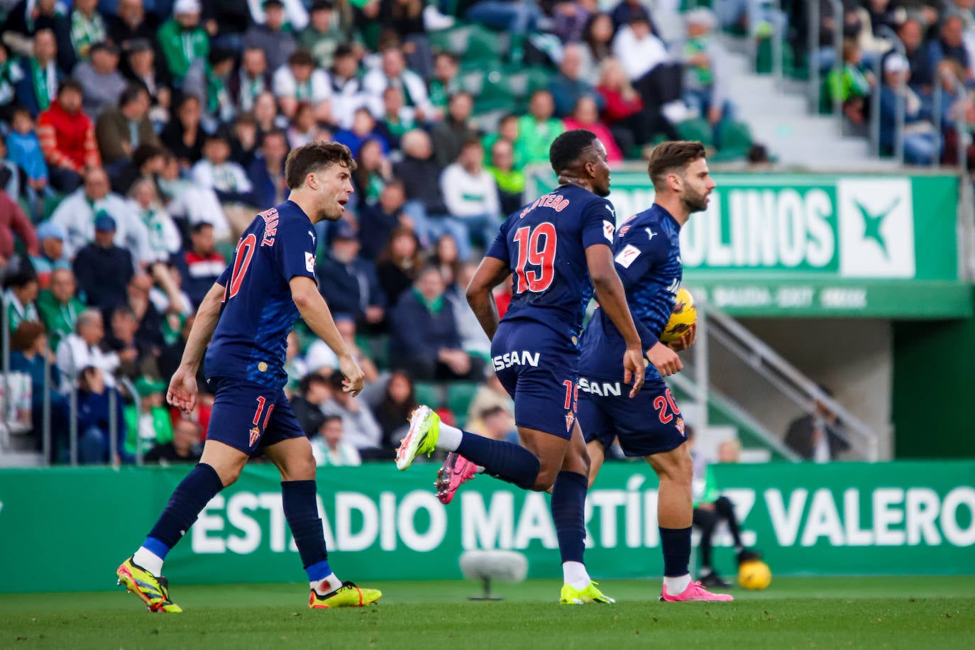 Las imágenes que deja el partido entre el Elche y el Sporting de Gijón