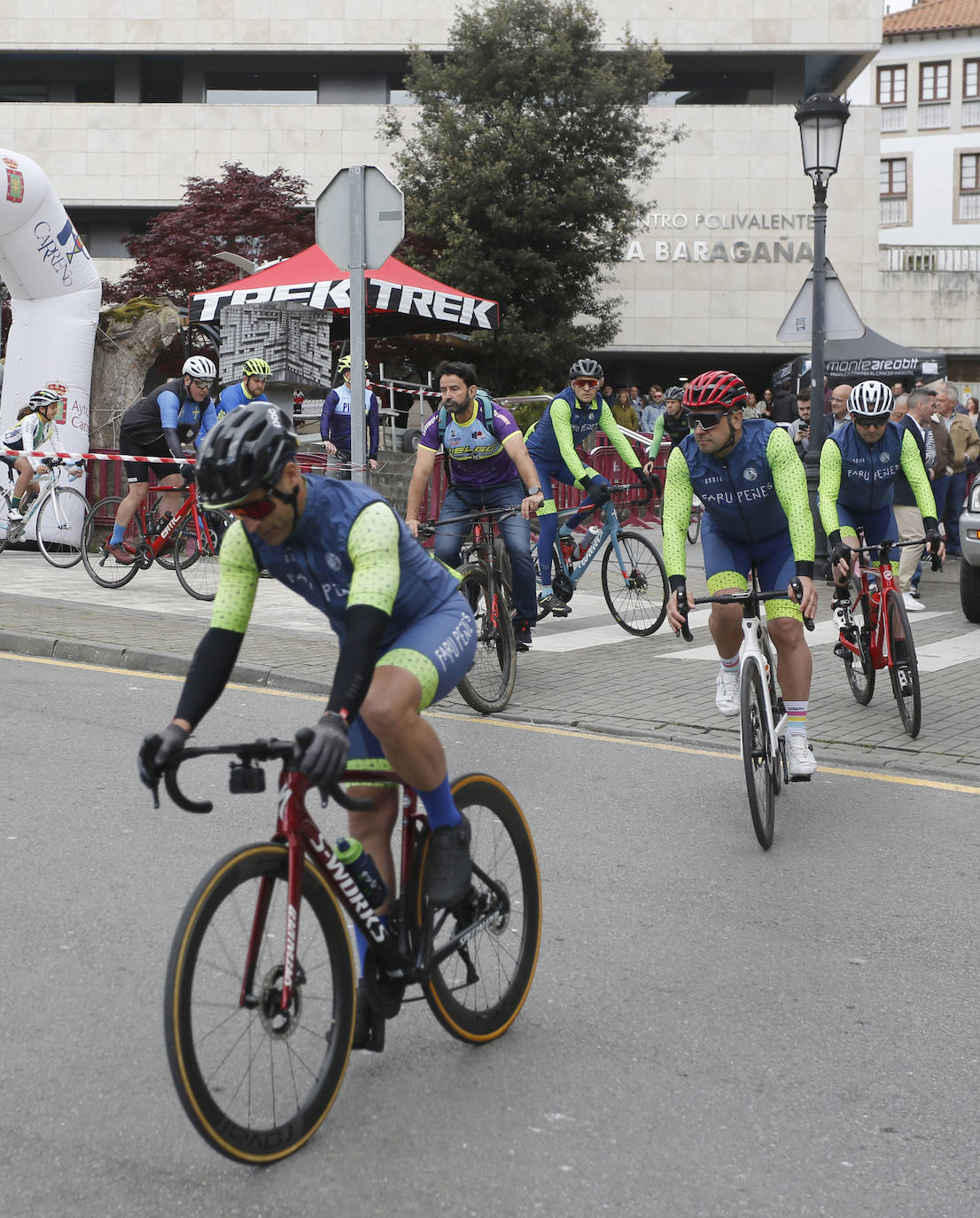 Emotivo homenaje en Candás al ciclista Alejandro Carnicero