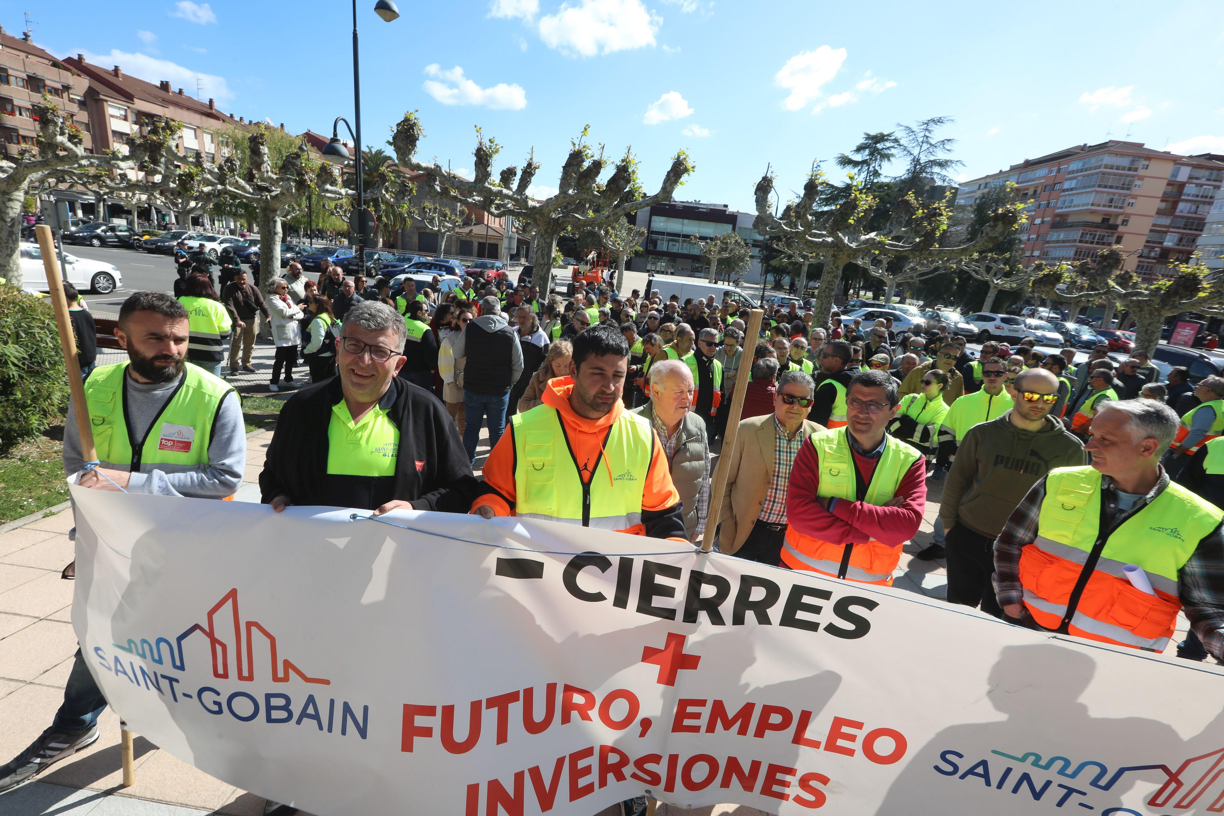 Así fue la concentración de trabajadores de Saint-Gobain en Castrillón