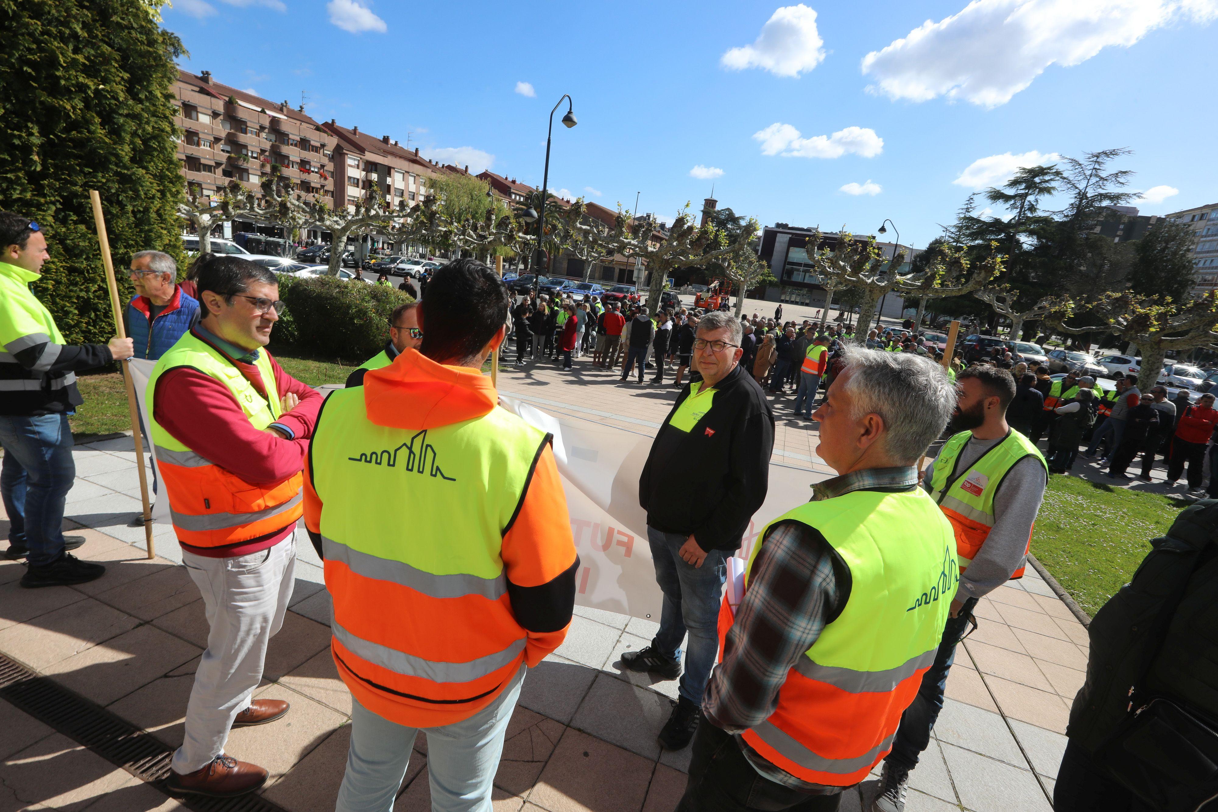 Así fue la concentración de trabajadores de Saint-Gobain en Castrillón