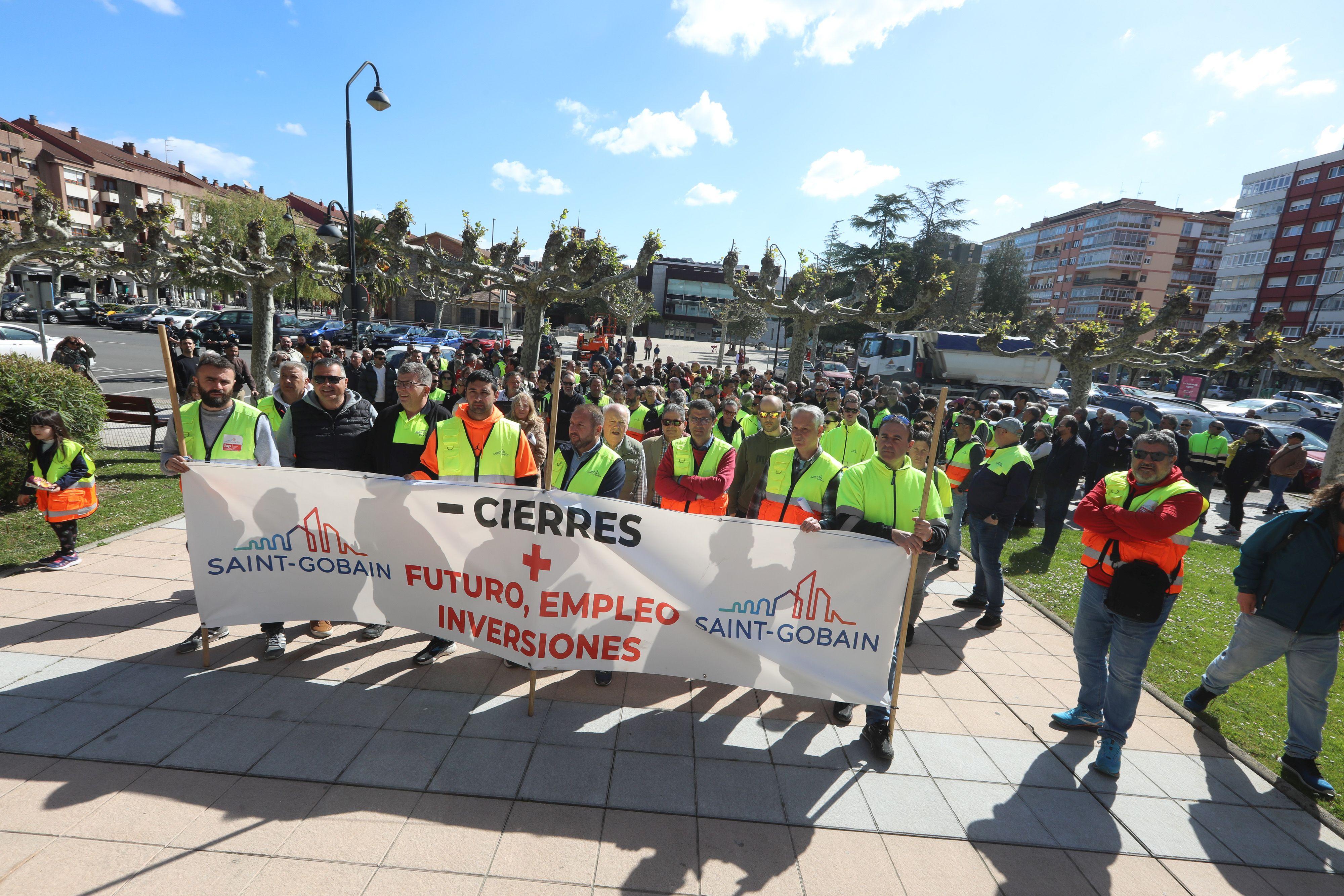 Así fue la concentración de trabajadores de Saint-Gobain en Castrillón