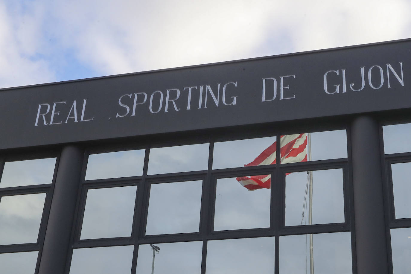 Mareo y su nueva cara: así fue la presentación de la reforma de la Escuela de Fútbol del Sporting