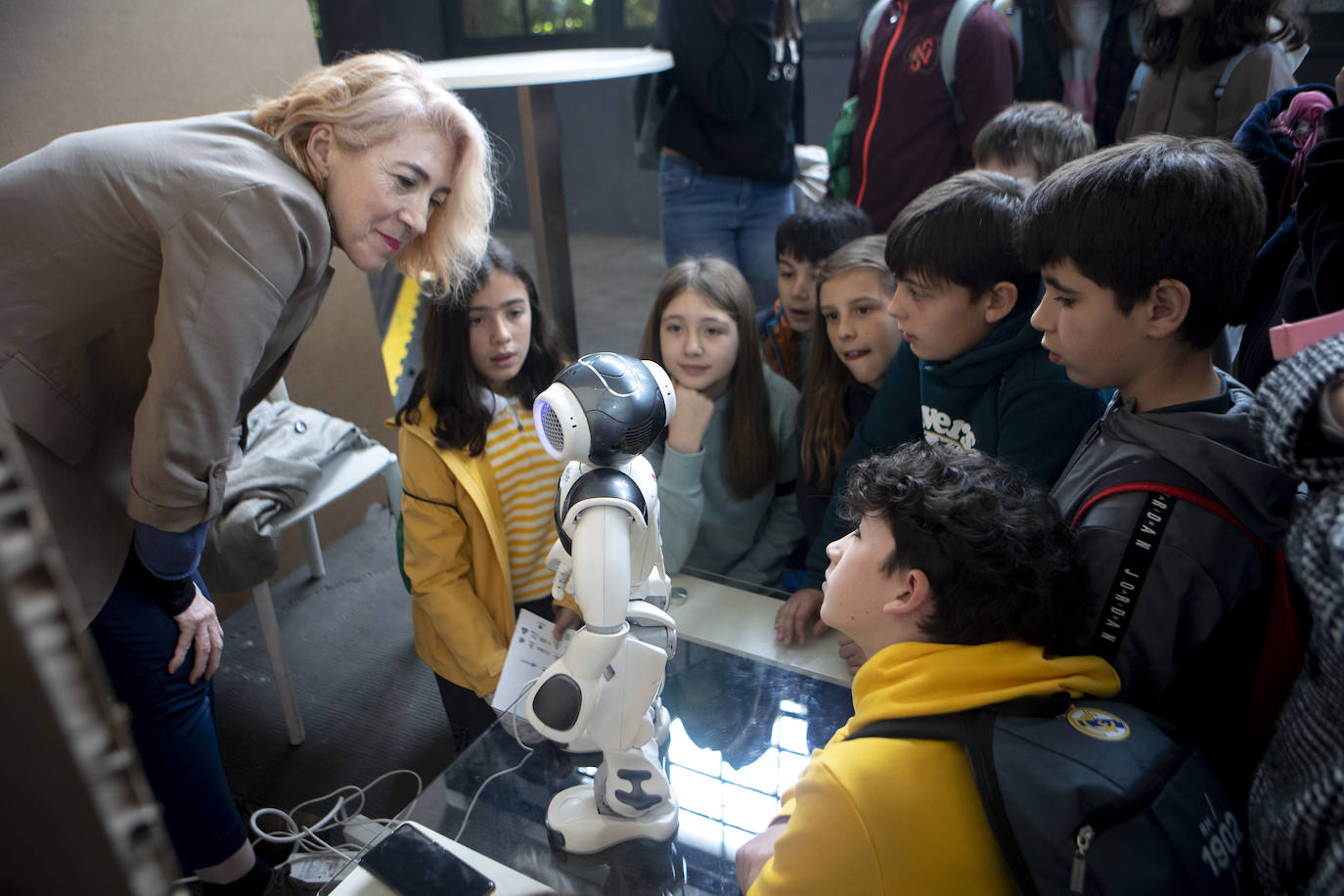 Escape room, simuladores, hologramas y cultivos bajo tierra con luces led en la Feria de la Ciencia