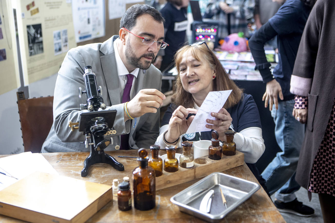 Escape room, simuladores, hologramas y cultivos bajo tierra con luces led en la Feria de la Ciencia