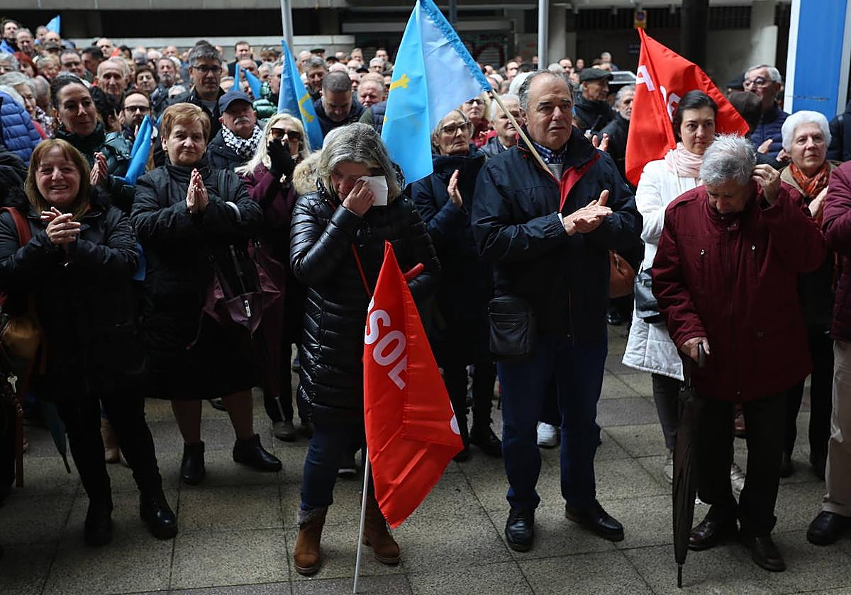 Concentración ante la sede de la FSA para «apoyar a nuestro legítimo presidente»