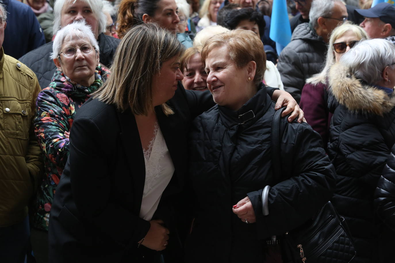 Concentración ante la sede de la FSA para «apoyar a nuestro legítimo presidente»