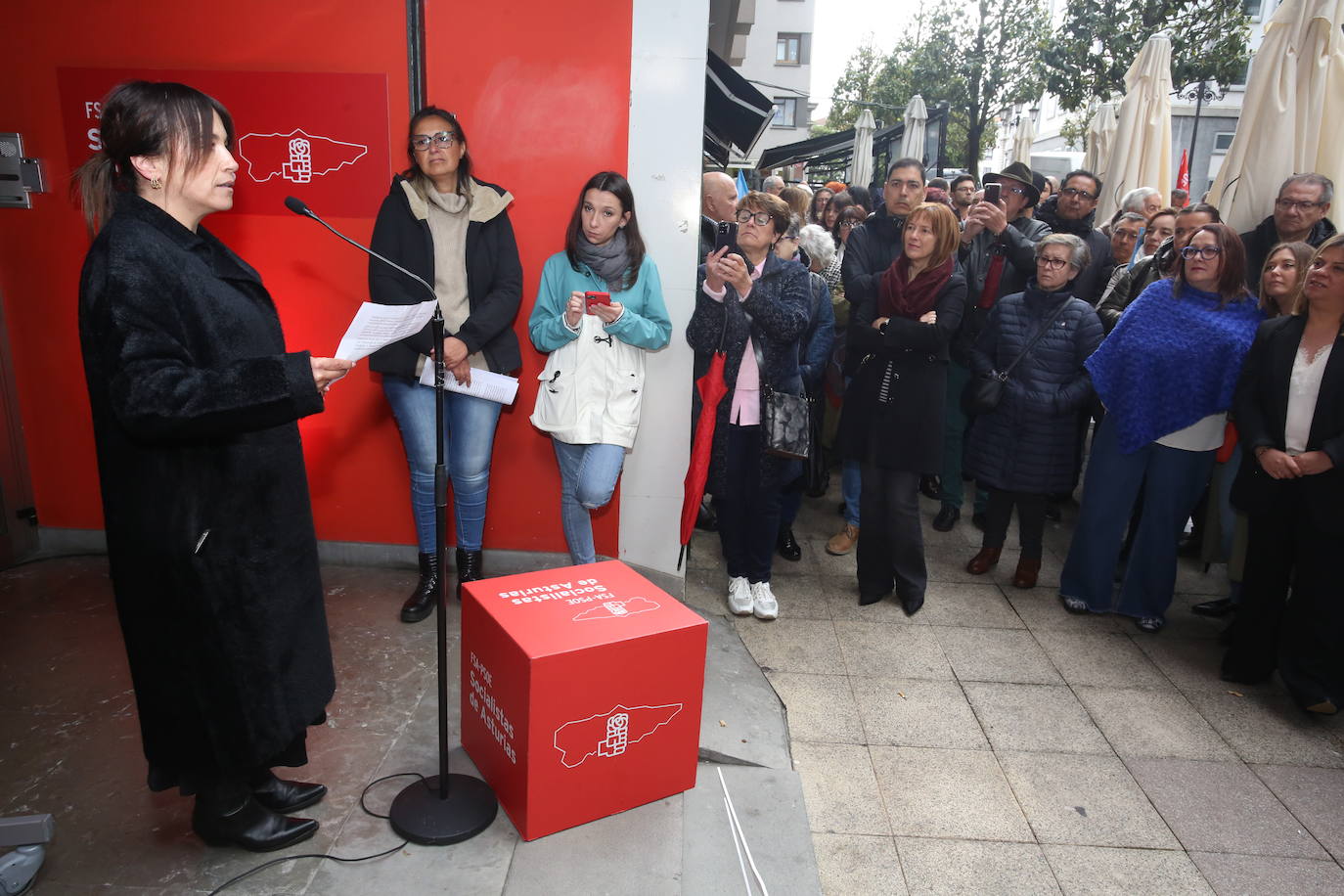 Concentración ante la sede de la FSA para «apoyar a nuestro legítimo presidente»