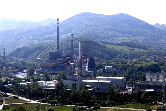 Instalaciones de la central térmica de Soto de Ribera, propiedad de EdP.