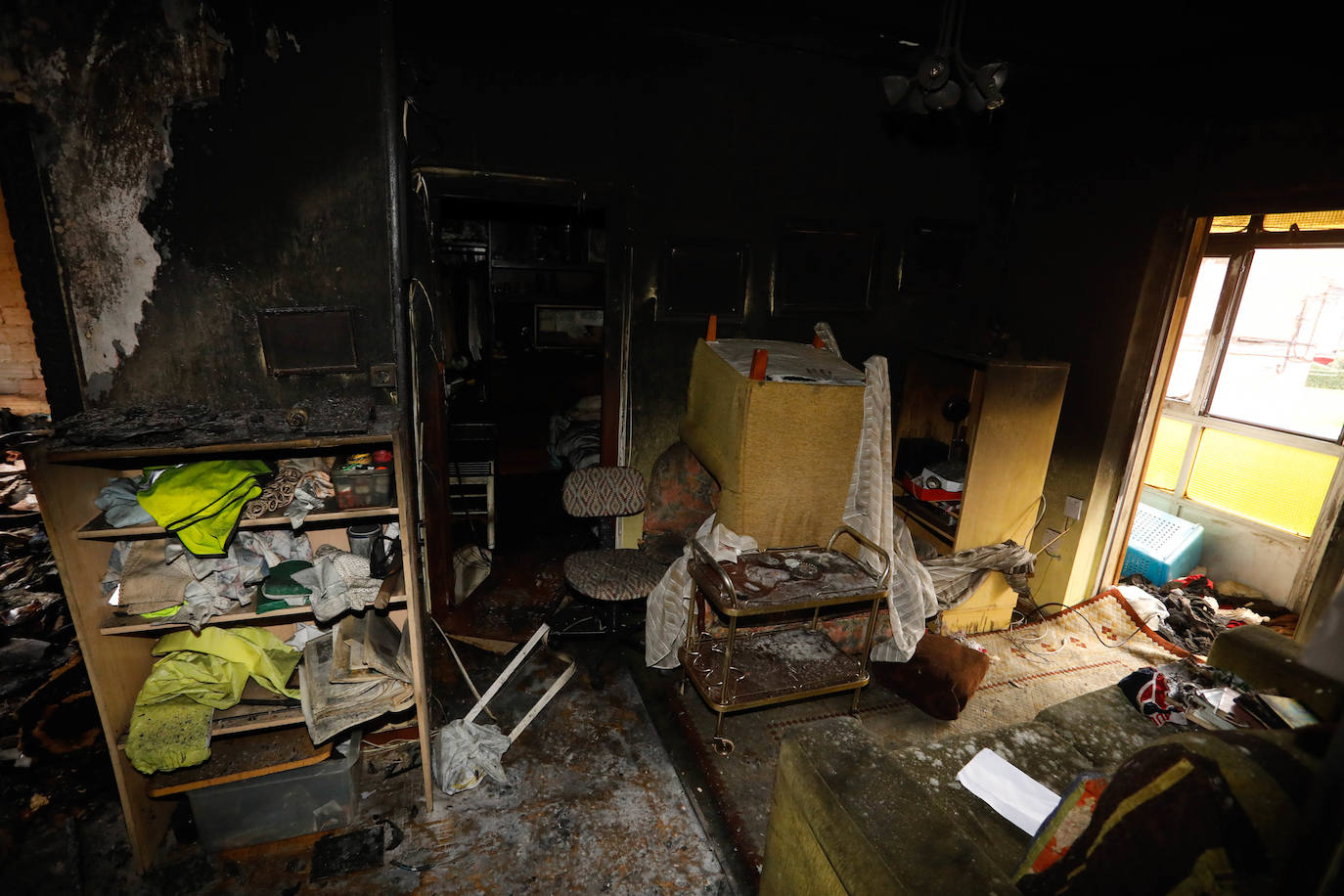 Así quedó el edificio de El Natahoyo incendiado este lunes