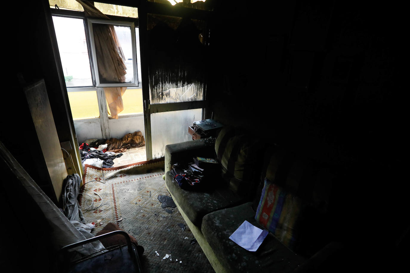 Así quedó el edificio de El Natahoyo incendiado este lunes