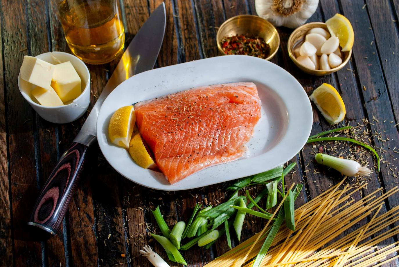 Un plato de salmón.