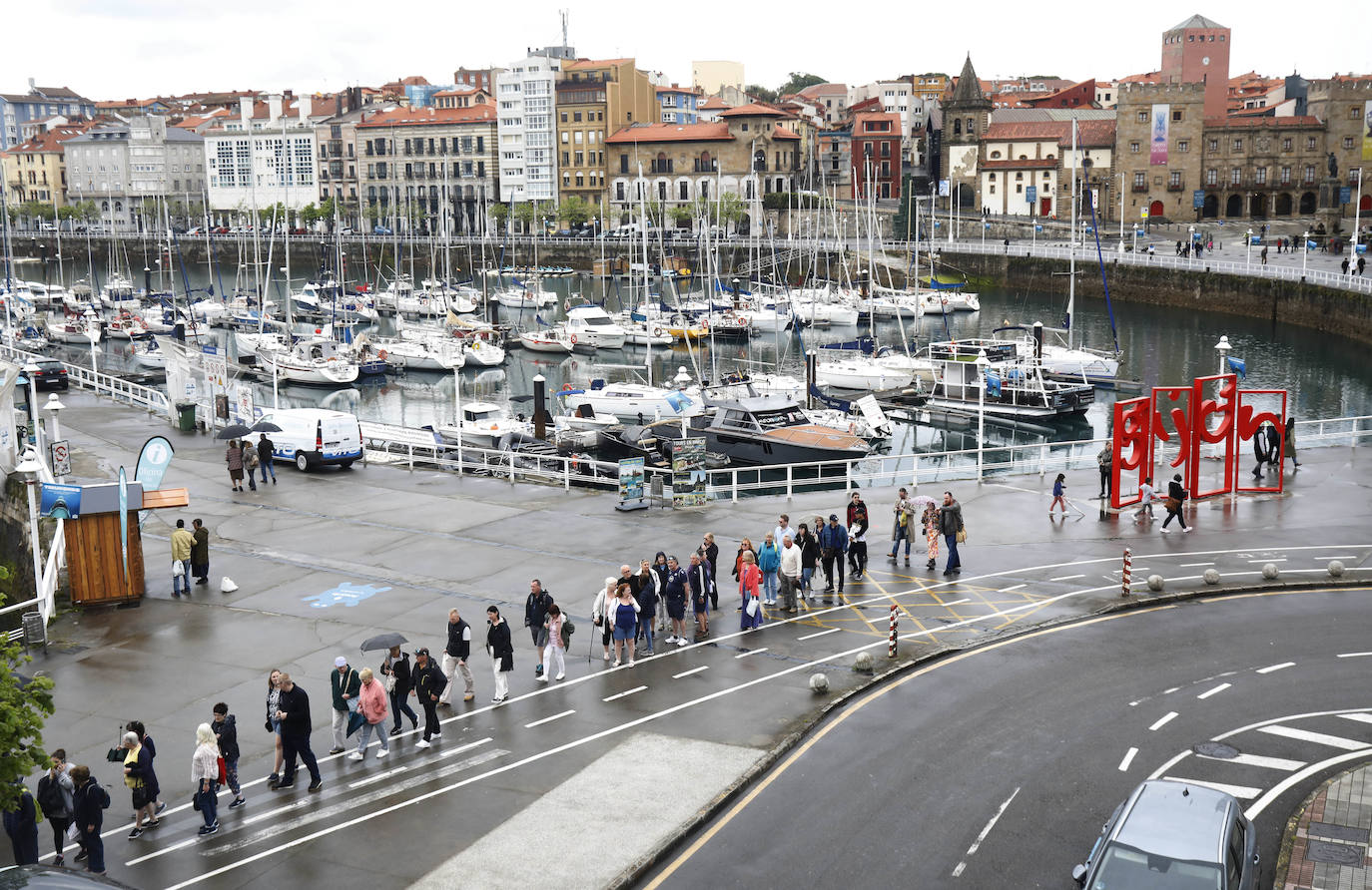 Gijón vuelve a recibir a su primer crucero