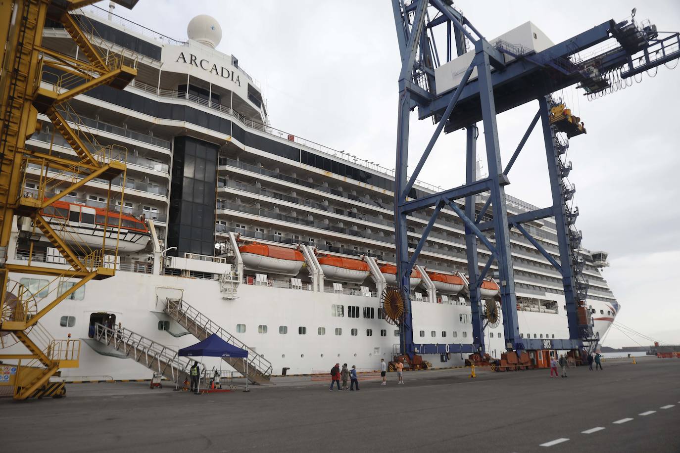 Gijón vuelve a recibir a su primer crucero