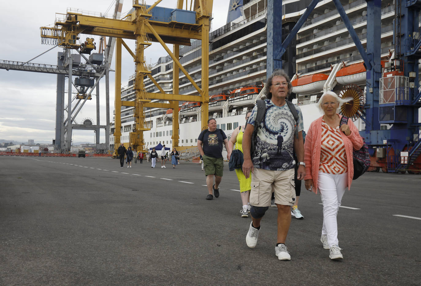 Gijón vuelve a recibir a su primer crucero