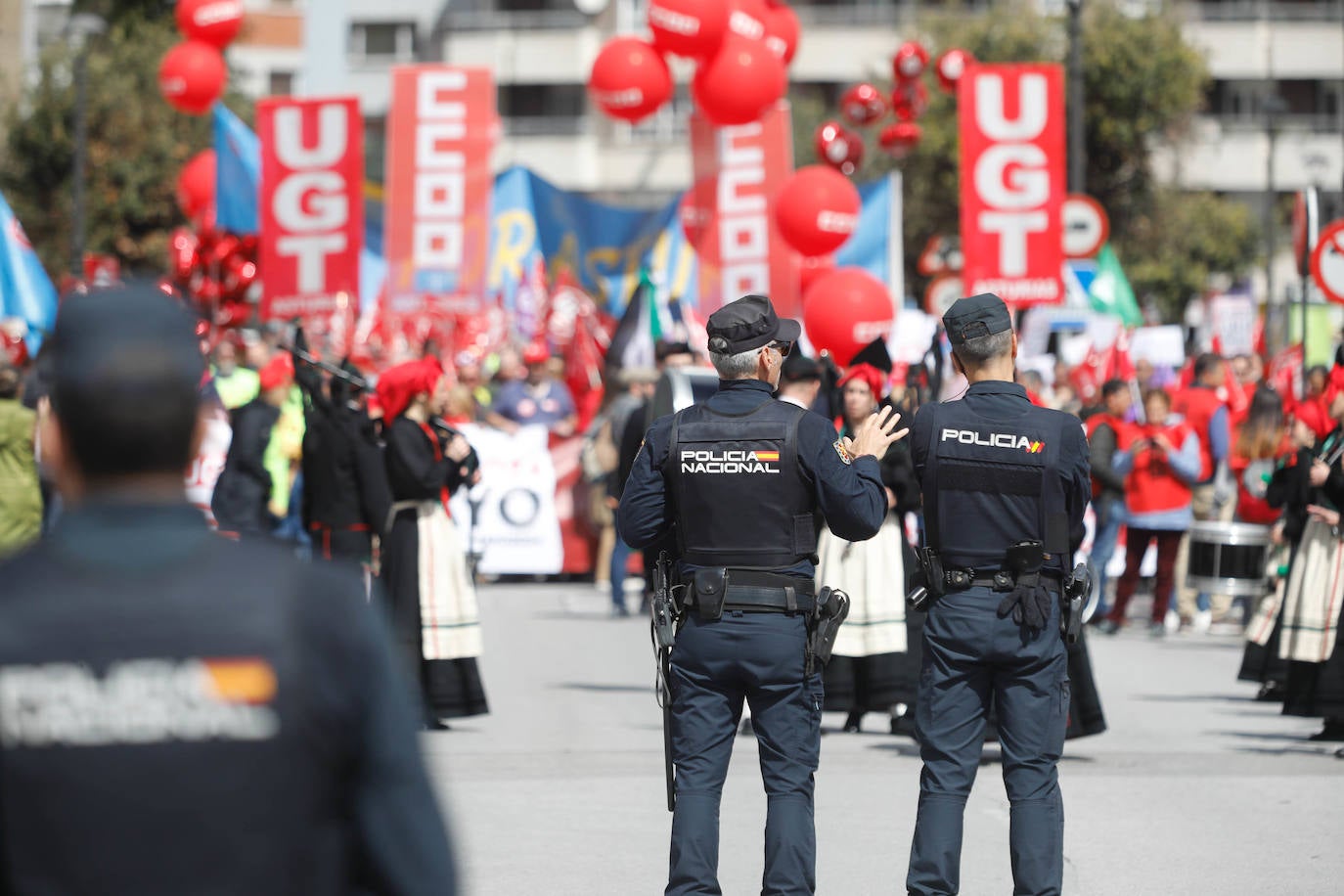 Los sindicatos asturianos, a la calle en Langreo para «reivindicar lo que es justo»