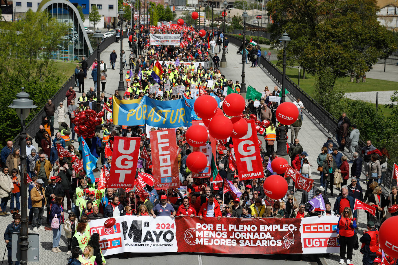 Los sindicatos asturianos, a la calle en Langreo para «reivindicar lo que es justo»