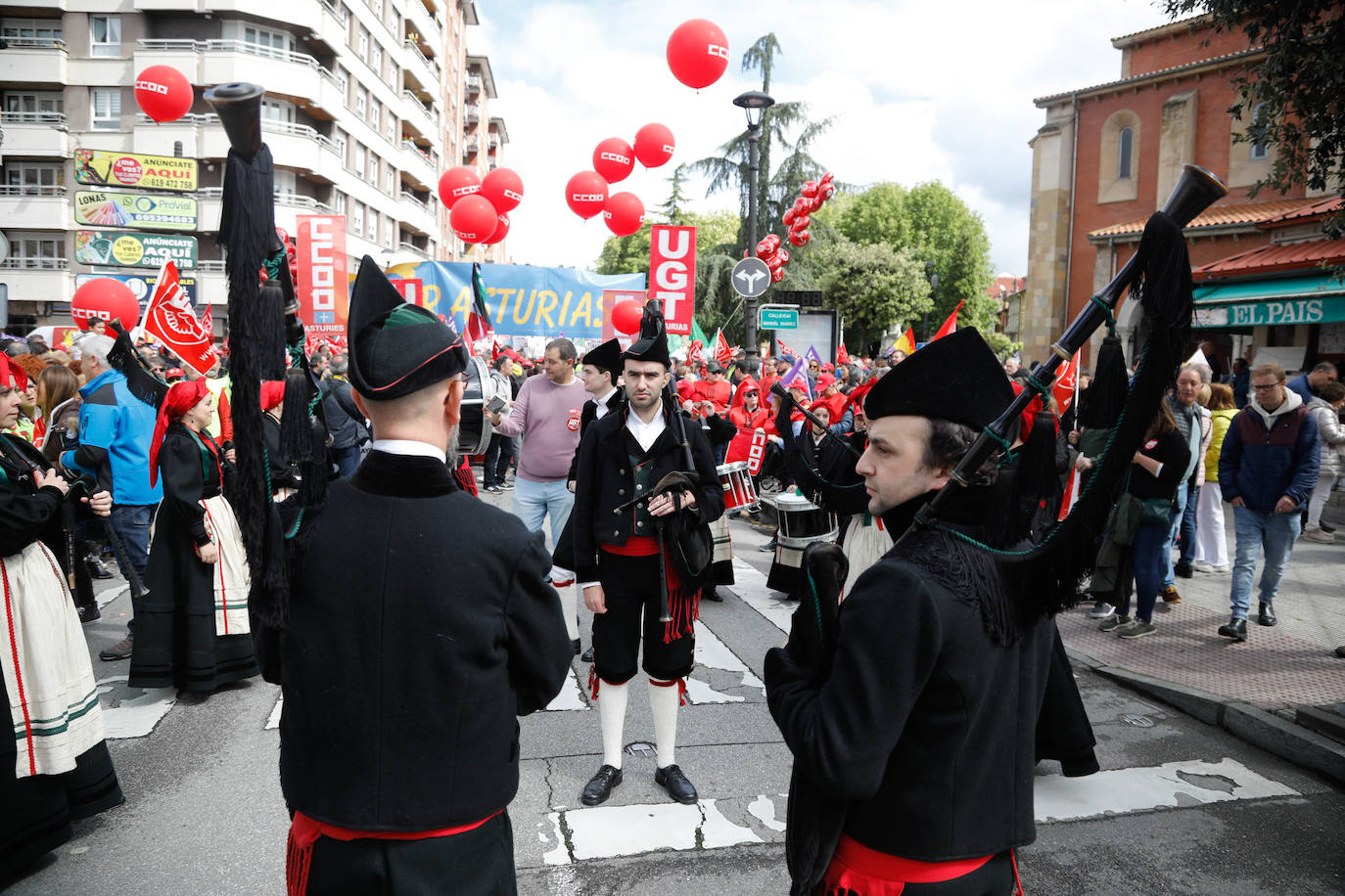 Los sindicatos asturianos, a la calle en Langreo para «reivindicar lo que es justo»