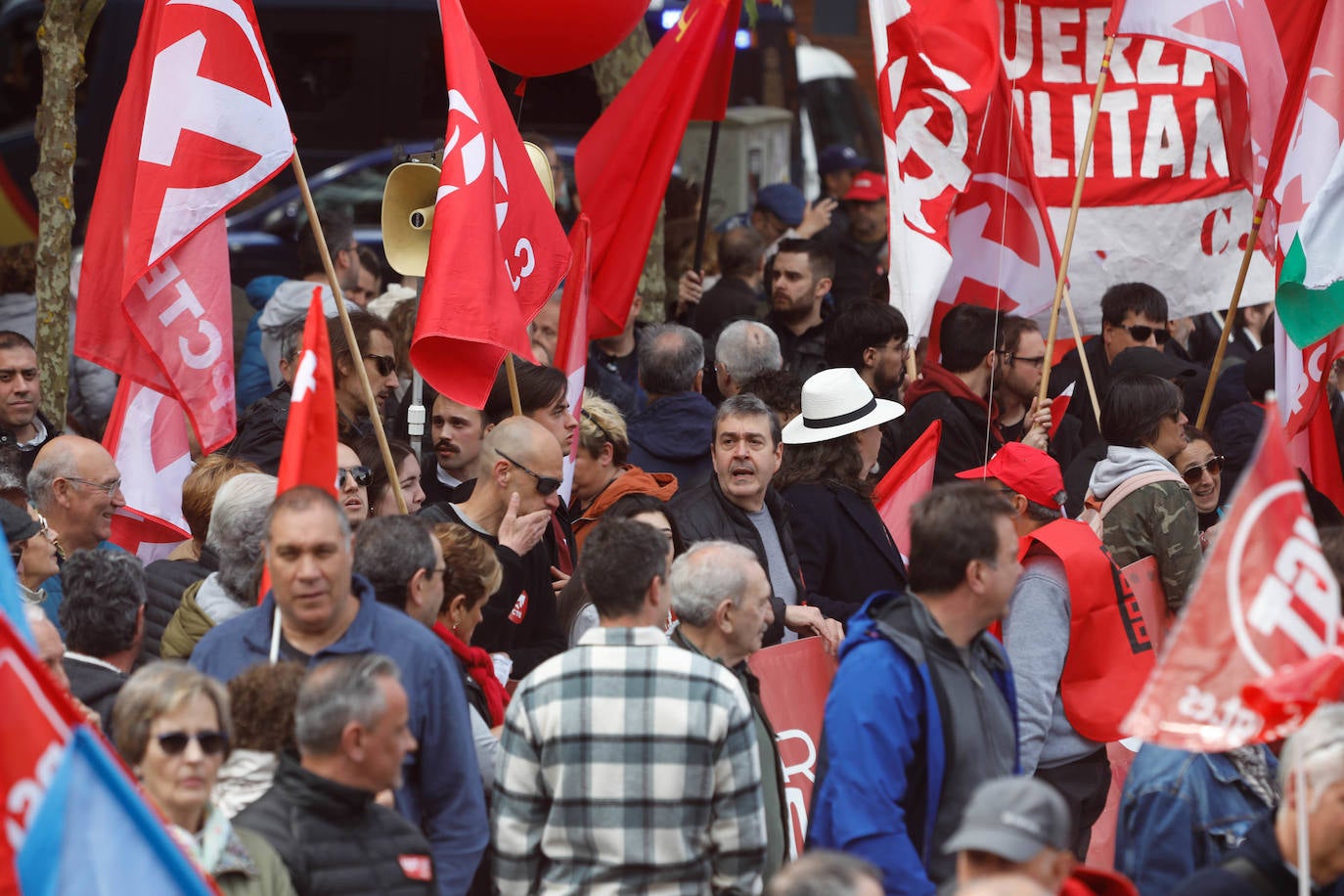 Los sindicatos asturianos, a la calle en Langreo para «reivindicar lo que es justo»