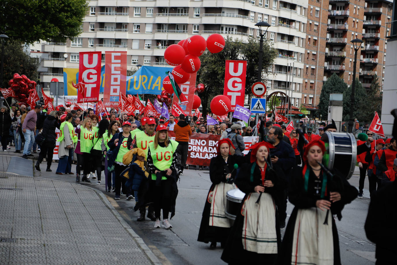 Los sindicatos asturianos, a la calle en Langreo para «reivindicar lo que es justo»