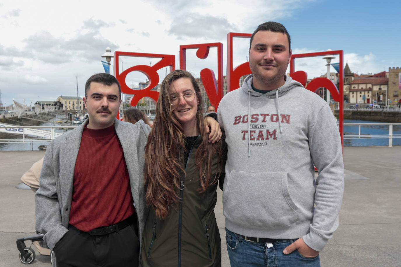 Los turistas eligen Gijón en el puente de mayo