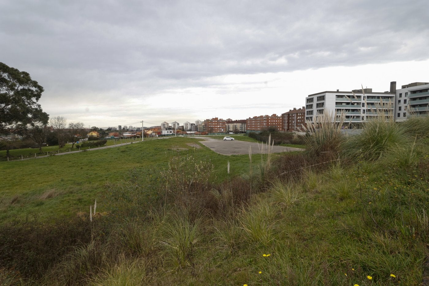 Terrenos de Nuevo Gijón cuya calificación cambiará para construir el hospital privado de Quirón.