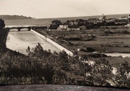 Véase como la calle está cerrada donde el puente y las parcelas llegaban al río. A la derecha asoma el meandro. 1956.