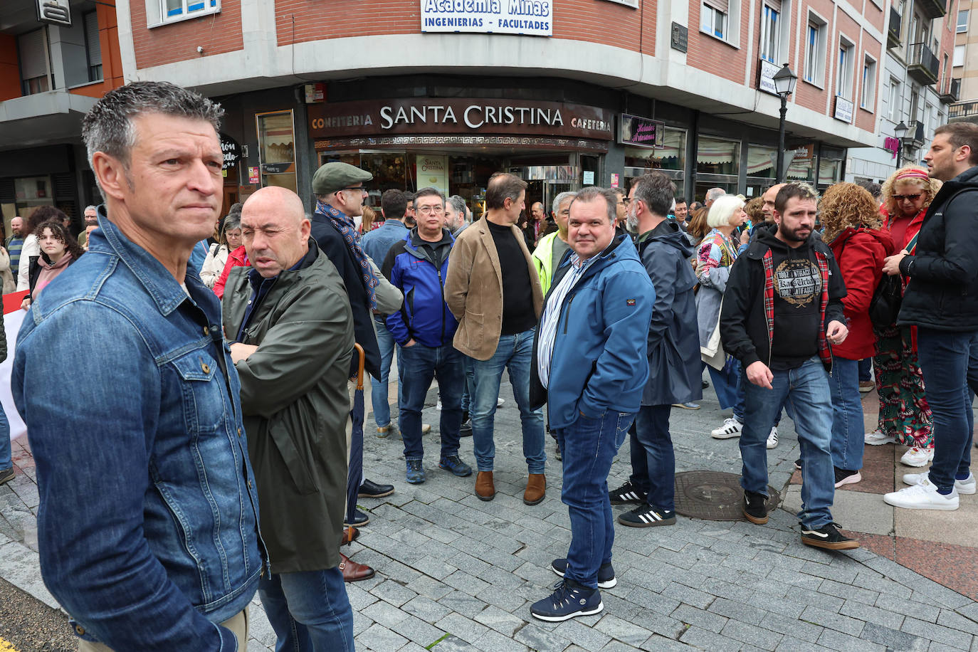 Las imágenes que deja la manifestación en Oviedo por la oficialidad del asturiano