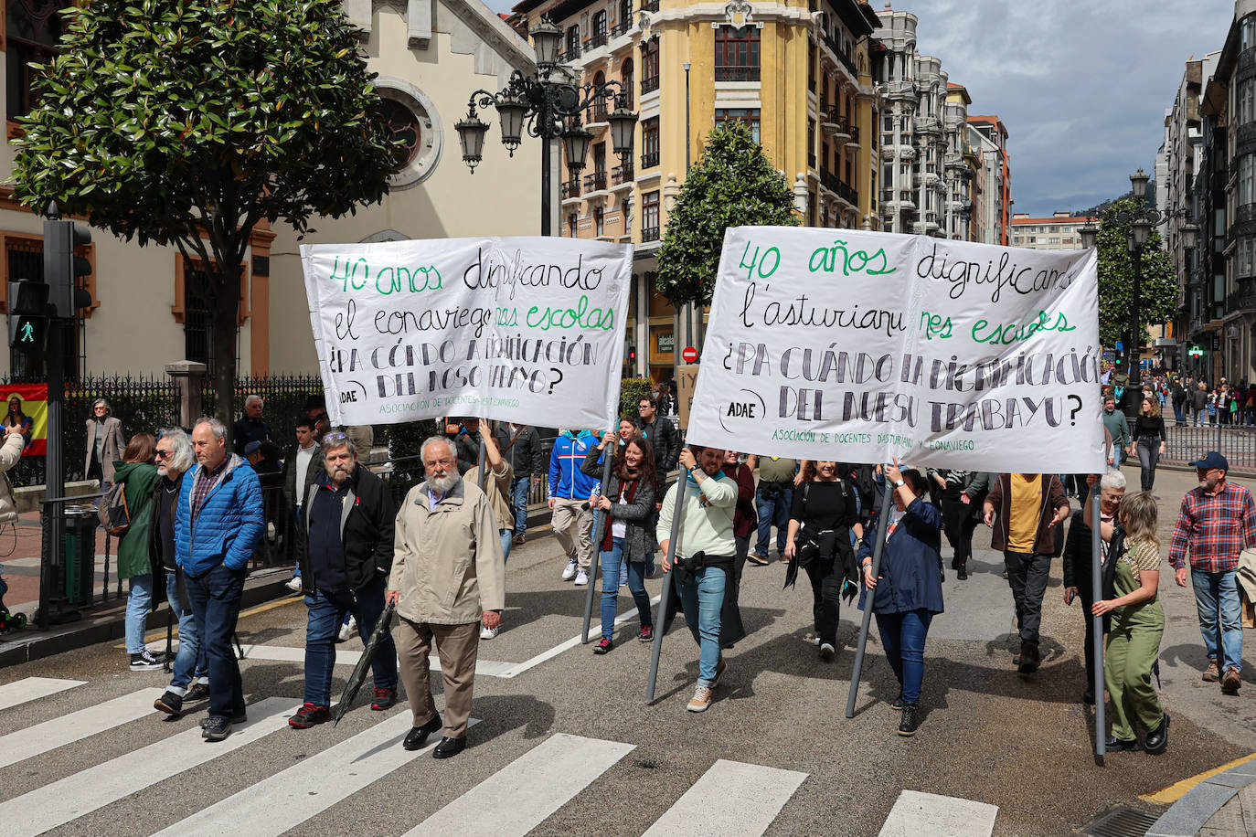 Las imágenes que deja la manifestación en Oviedo por la oficialidad del asturiano